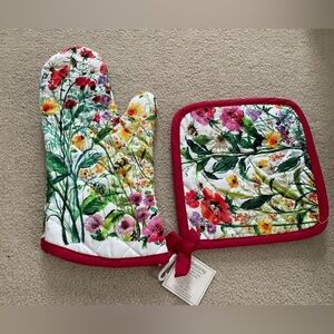 Southern Living Floral Oven Mitt and Pot Holder Set